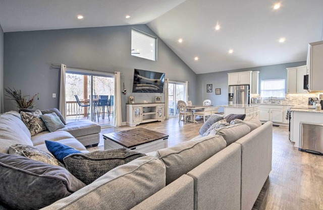 Waterfront Home on Lake Milton: Dock, Hot Tub
