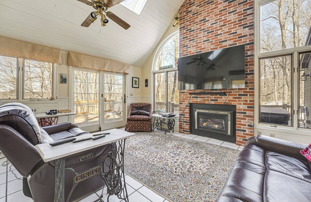 Waterfront Home w/Boat Dock & Sunroom in Gardiner