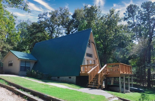 Waterfront Home with Pier Lake O' the Pines - Acorn Timbers