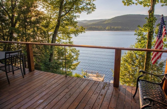 Waterfront lake house with incredible views!