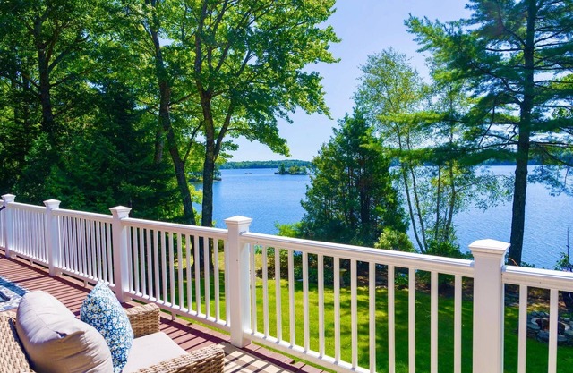Waterfront "Lakeside Living"! Close to Acadia-Schoodic Point+Bar Harbor-Pets ok