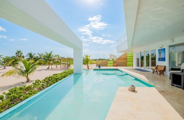 Waterfront Luxury Villa - 2 Private Pools, Own Boat & Captain, Free Shuttle