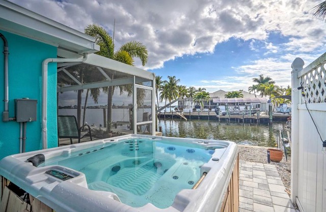 Waterfront Matlacha Home with Hot Tub and Grill!