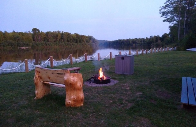 Waterfront Private Campground-Two extra RV hookups available - 50.00 per night