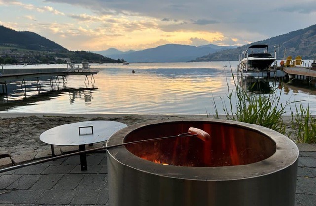 Waterfront property: Couples Getaway: monthly/weekly/daily rates