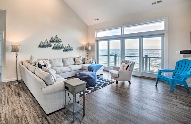 Waterfront Scotland Beach Retreat w/Private Beach