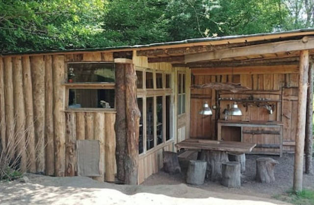 Waterside cabin in the Corrézienne countryside