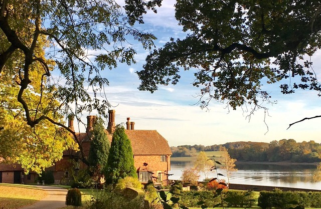 Waterside Manor is a truly outstanding English country home. .