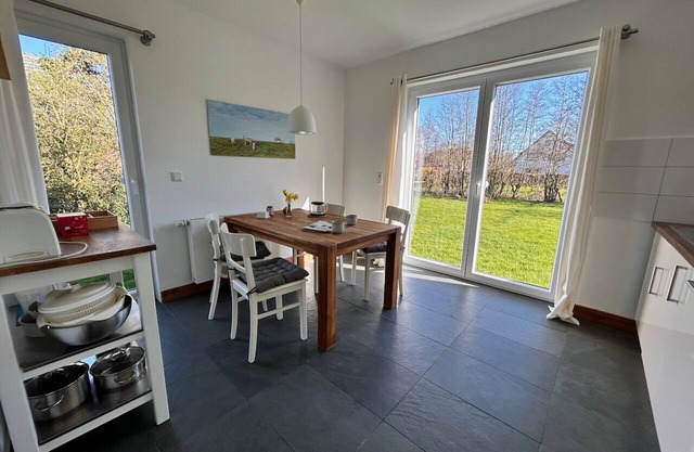 Wattkante Burhave, Apartment Ebbe & Flut: Danish stove, 70 sqm, near the beach
