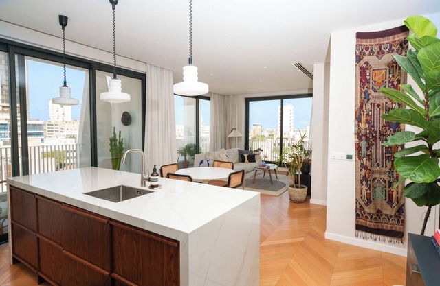 WealthyStays: Downtown Penthouse