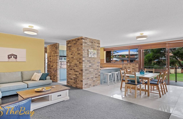 Weatherly Close Unit 1 at 12