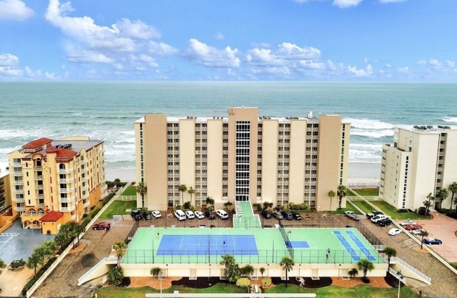 WEEKLY DISCOUNTS! DIRECT BEACH ACCESS! NO DRIVE BEACH! FULL KITCHEN! POOL!