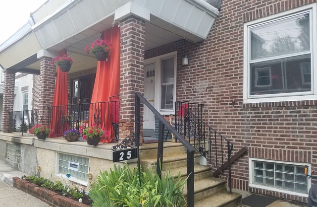 Welcome to Germantown, Charming, 1 br. Studio apartment sleeps 4