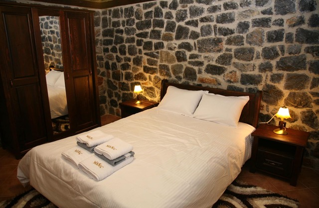 Welcome to Guesthouse Yades, Quad Studio!