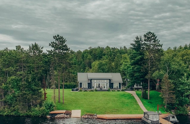 Welcome to La Casa Del Lago - Ultimate Private Lakeside Oasis