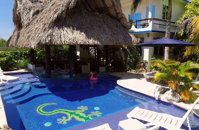 Welcome To The GECKO BUNGALOW! Stunning POOL FREE Int'l Airport Shuttle!