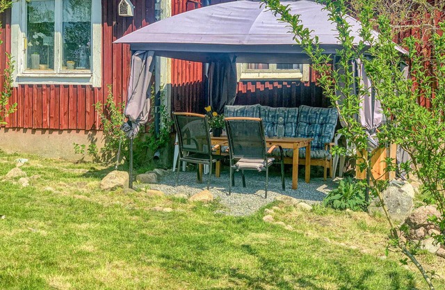 Welcome to this appealing vacation home near a lake!