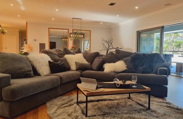 Welcome to Your Luxurious Blue Mountains Retreat in Leura