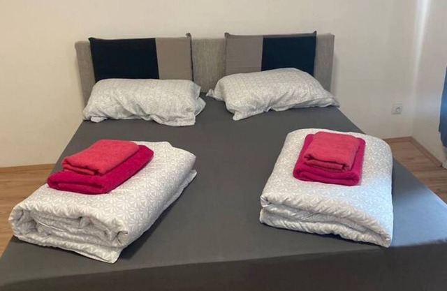 Welcoming 4BR Apt. Perfect for Groups & Friends