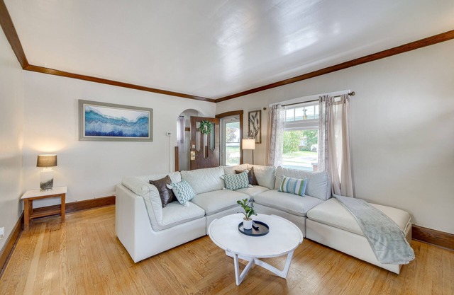Welcoming Home in Youngstown w/Private Backyard!