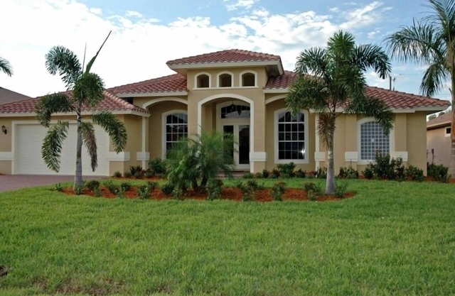 Well Maintained, Conveniently Located, 4BR/3BA, Den, Pool, Close to Beach