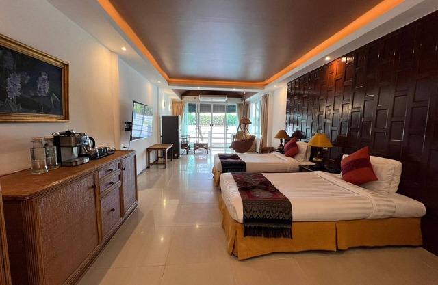 Wellness Holistic Longevity Center Riverfront Room