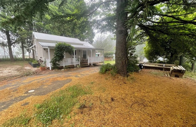 Wentworth Falls Miners Cottage. Close to lake, cafes, Katoomba and Leura.
