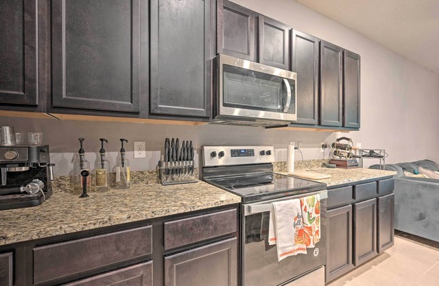 Wesley Chapel Townhome w/ Pool Access!