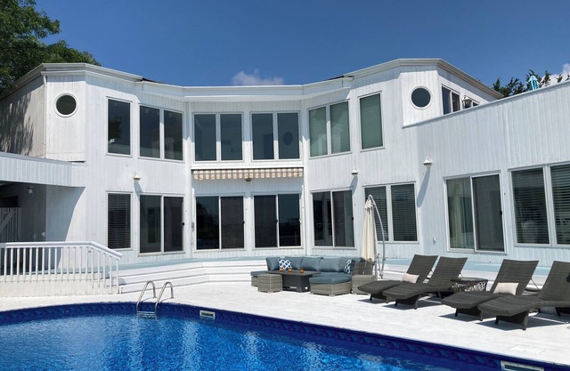 Westhampton - Bayview, Heated Pool, Private Dock - Summer rental