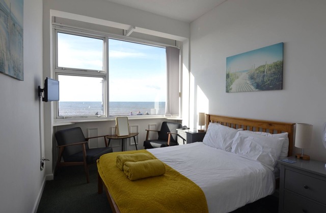Westpoint Apartments - West Bay amazing Sea Views