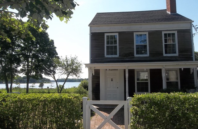 Whaling Captain Pierson's Apartment TOO