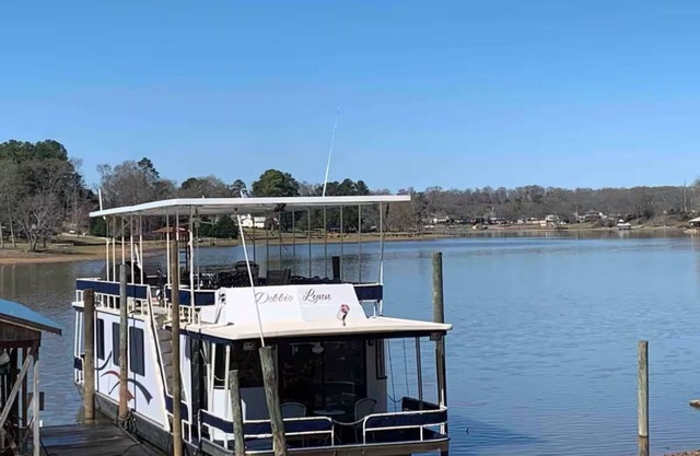“Whatever Floats Your “House” Boat” AC,Heat WiFi