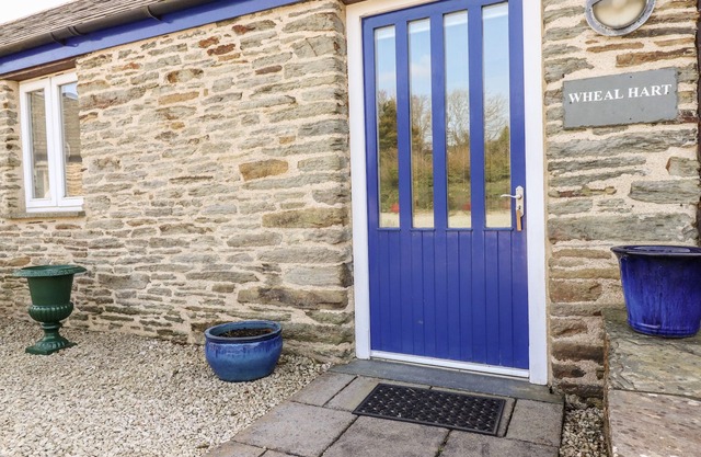 WHEAL HART, family friendly, with a garden in St Newlyn East
