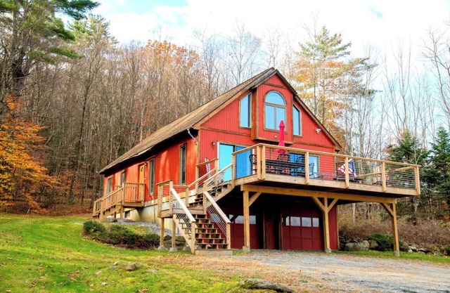WhiSki Cabin - 12 Acres With a Mountain View!