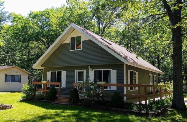‘Whispering Oaks’ Cottage with Private Lake Access, Outdoor Fire Pit and More!