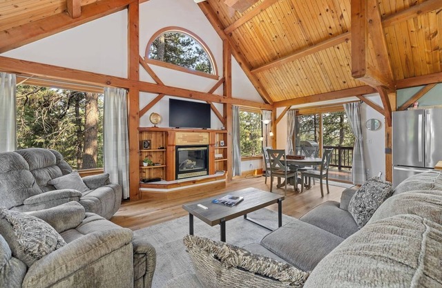 Whispering Pines Cabin