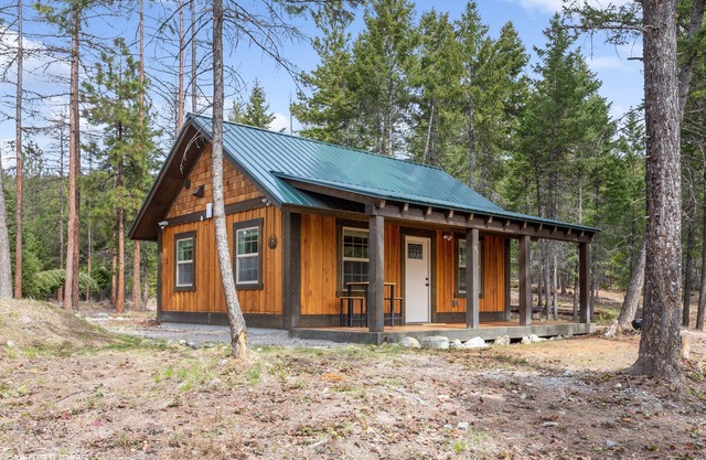 Whispering Pines, Flathead Lake Rental Cabins