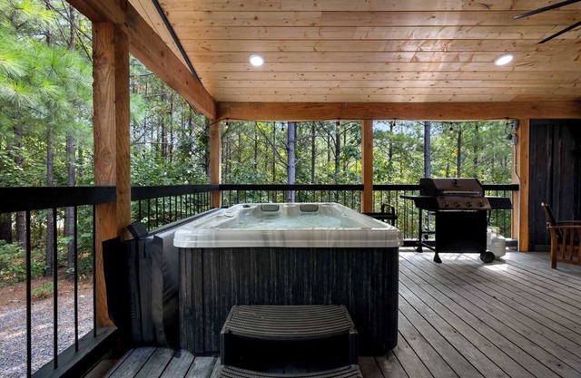 Whispering Retreat Sleeps 4