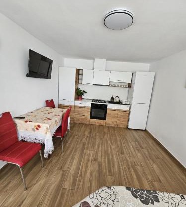 White Apartment Peștera Urșilor