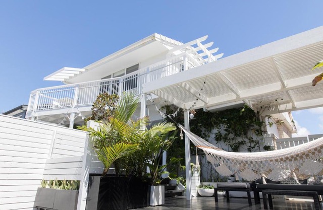 White Beach Cottage