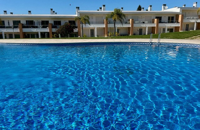 White by Check-in Portugal