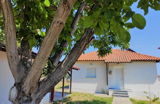 White Clam Vintage House with sea view & garden