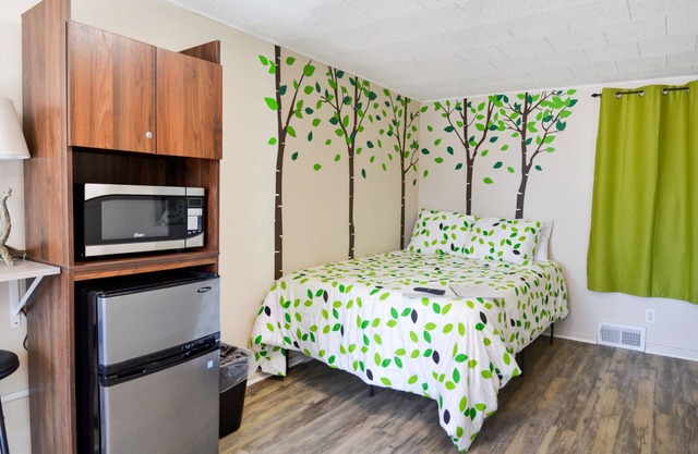 Whitehall Cottages Boutique Motel - Full Beds