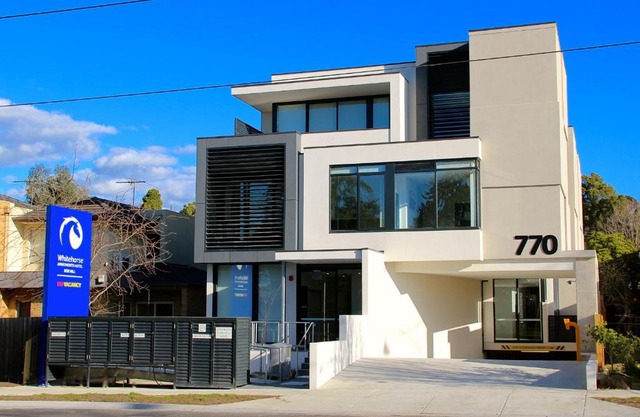 Whitehorse Apartments Hotel