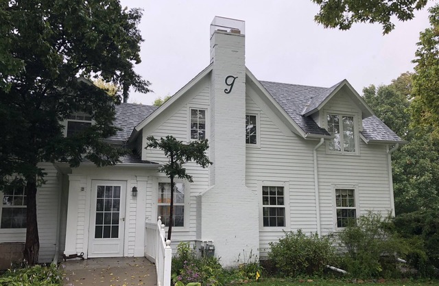 Whiterock Conservancy - Harvest Room in the Historic Garst Farmhouse
