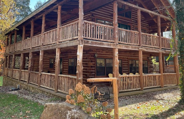Whitetail Lodge, Twin Lakes Country Cabins