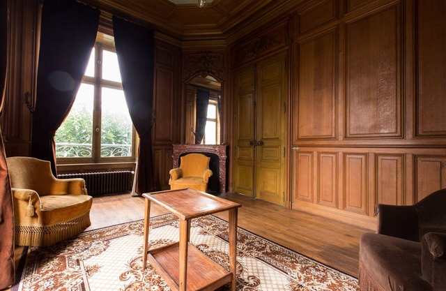 Whole castle for rent - true caste life experience