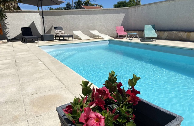 Whole house 8 pl 4 bd near Peaugres zoo with swimming pool