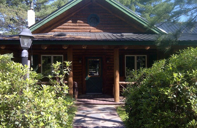 Wicked-Awesome Log Cabin