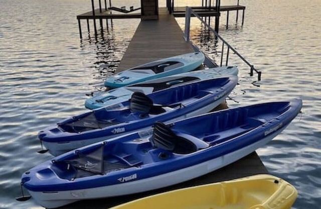 ❤️ Wide Open Water! Huge Boat Dock w/rope swing! Lake toys (Kayak, Paddleboard, Lily Pad) included! Great fishing! 🐟